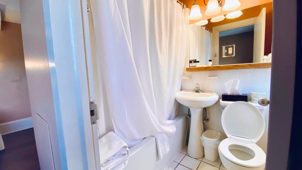 Standard Double Room interior